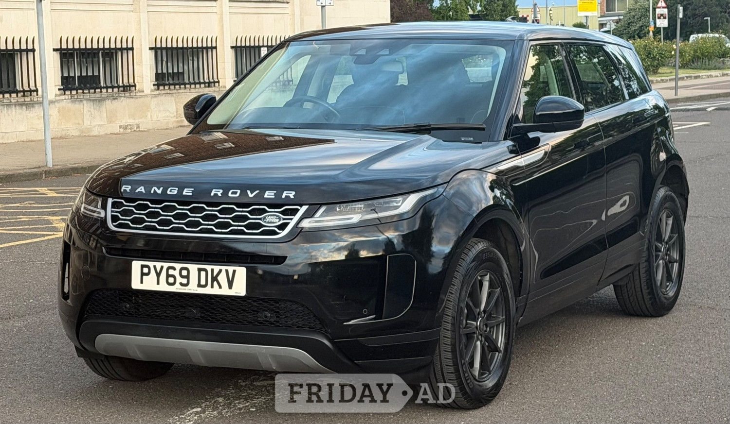 Land Rover Range Rover Evoque Barking