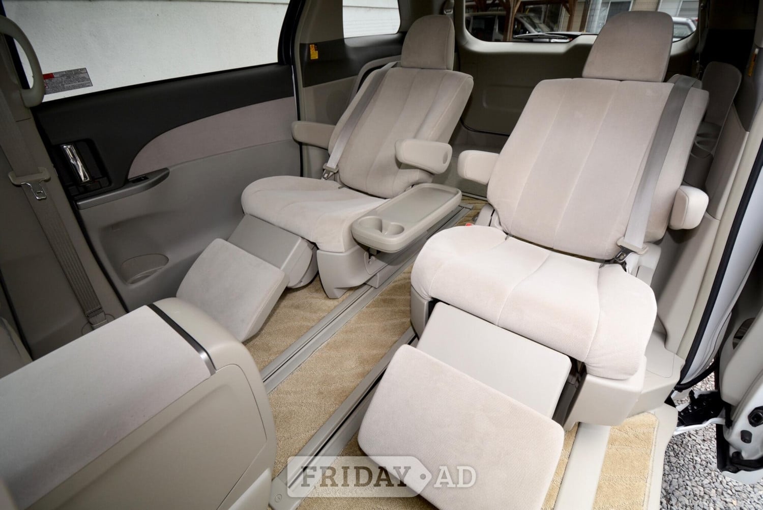 [ berth ]Toyota Estima