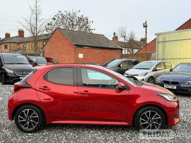 Toyota Yaris 2021 - Cars in Bedford