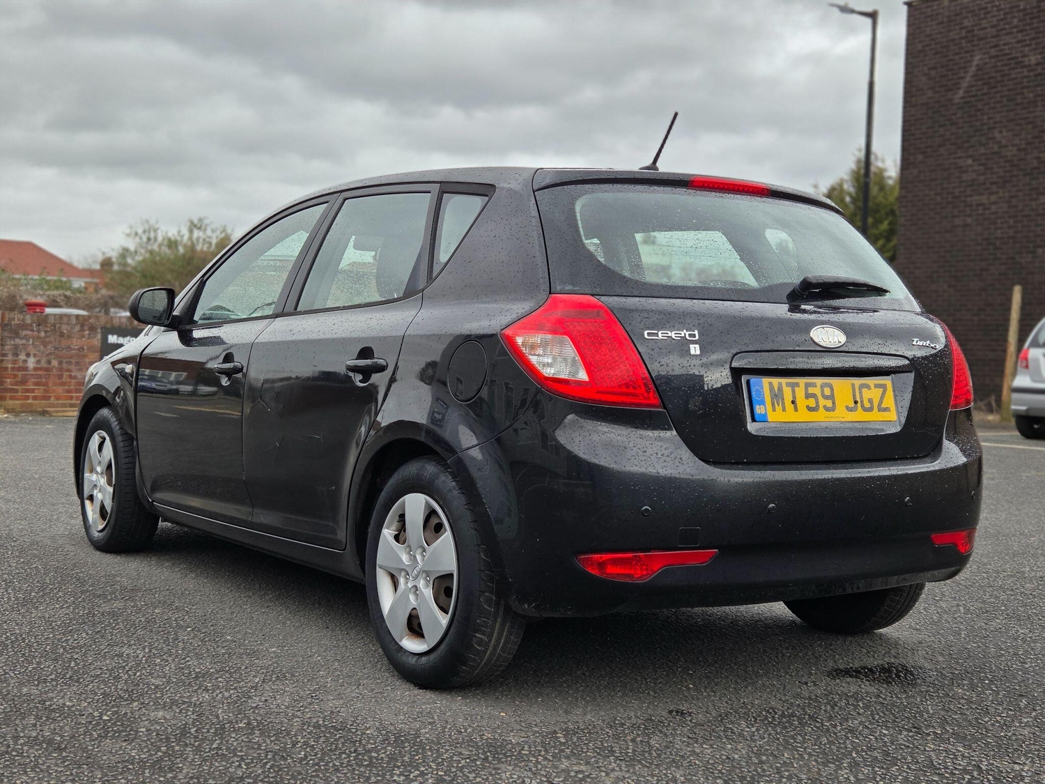 [ berth ]Kia Ceed