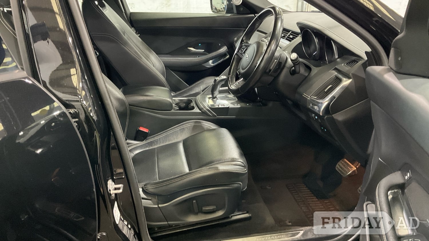 [ berth ]Jaguar E-Pace