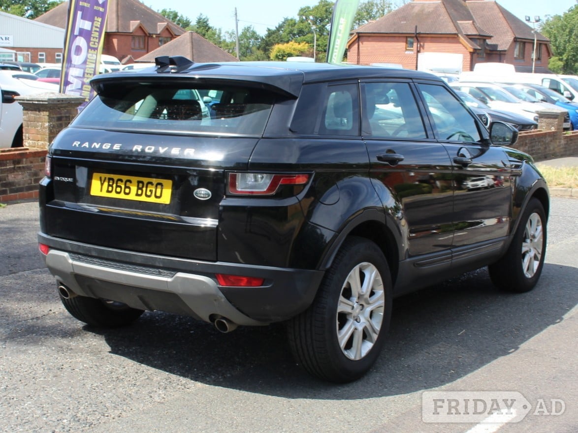 [ berth ]Land Rover Range Rover Evoque