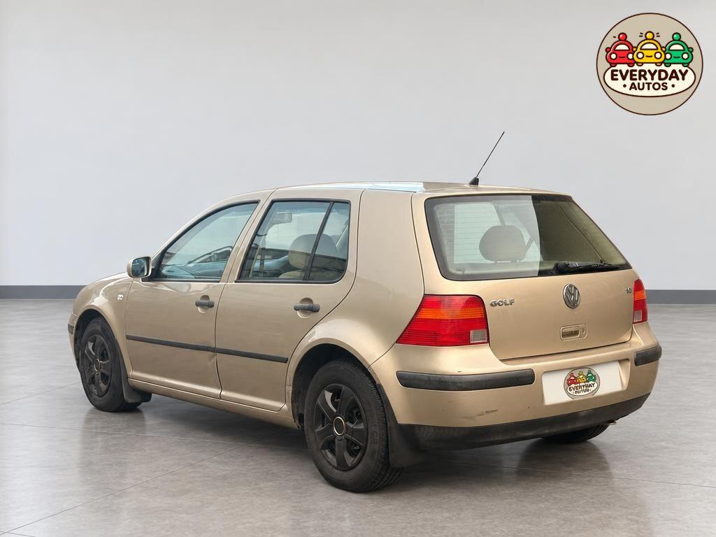 Volkswagen Golf 2001 - Cars
