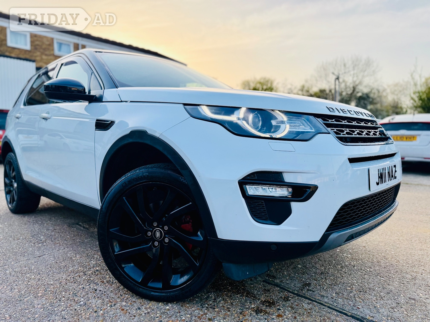 [ berth ]Land Rover Discovery Sport