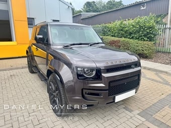 Land Rover Defender 110 2025
