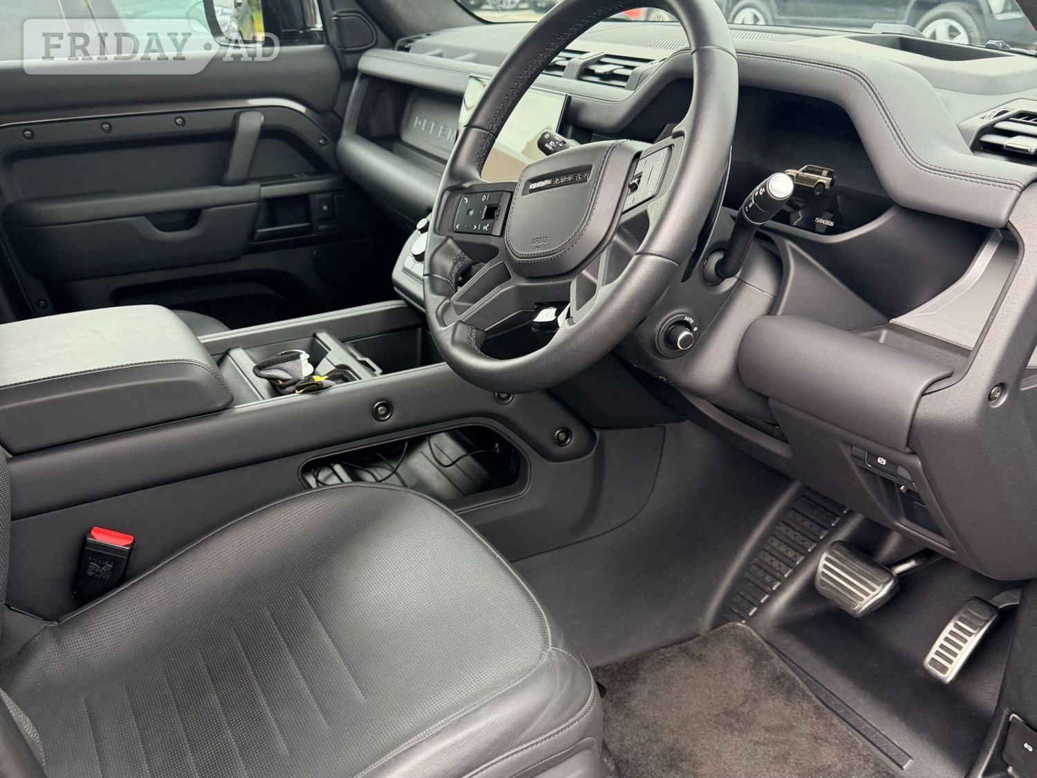 Land Rover Defender 110 2025 - Cars