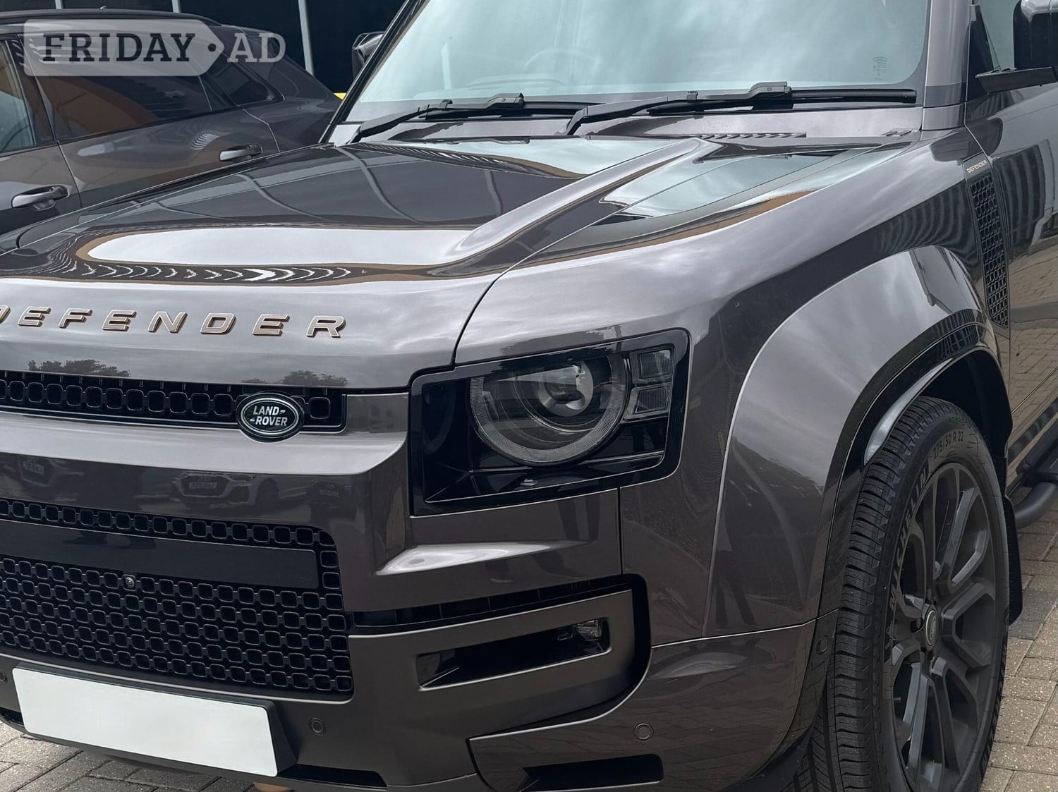 [ berth ]Land Rover Defender 110
