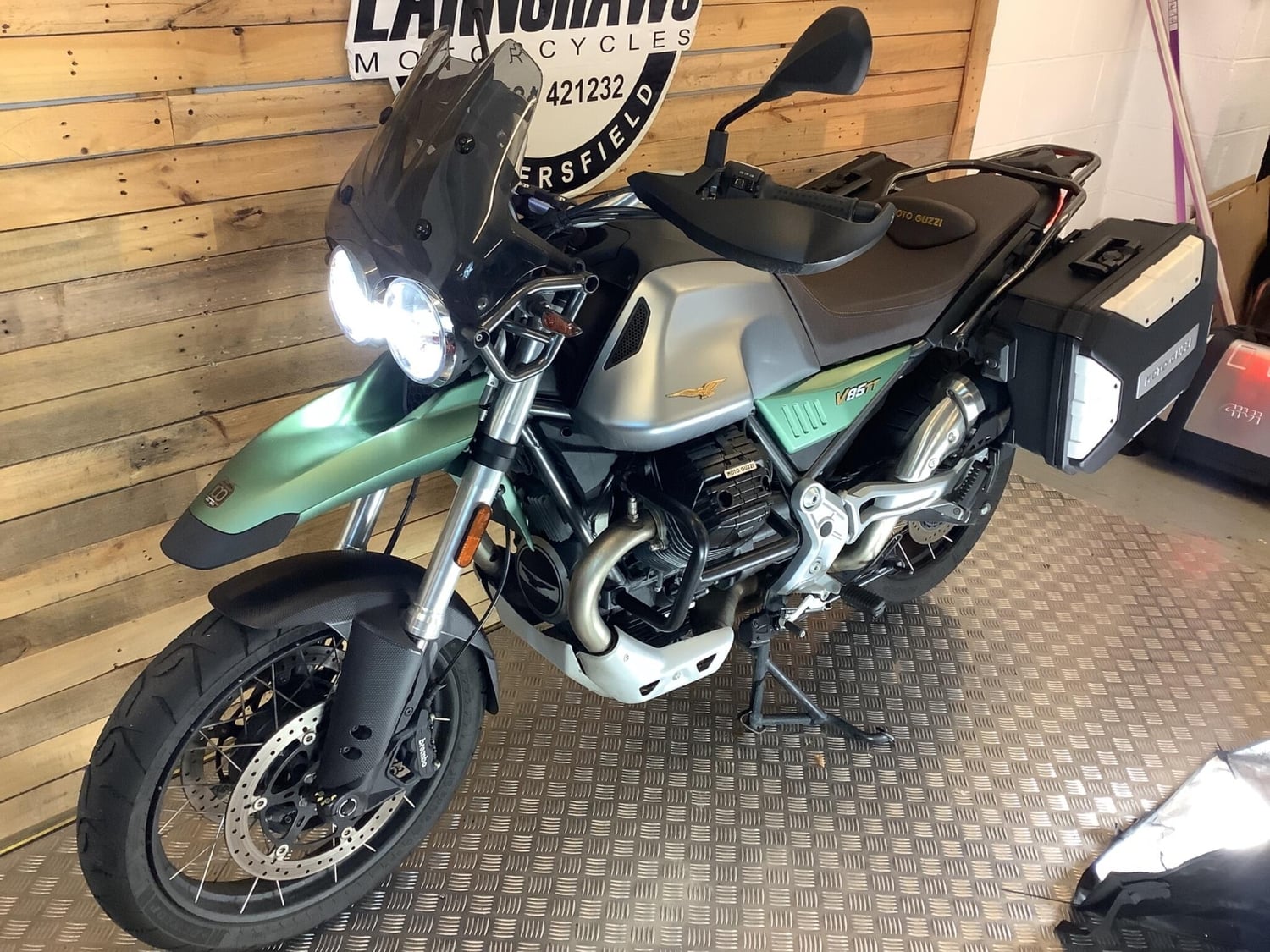 [ berth ]Moto Guzzi V85