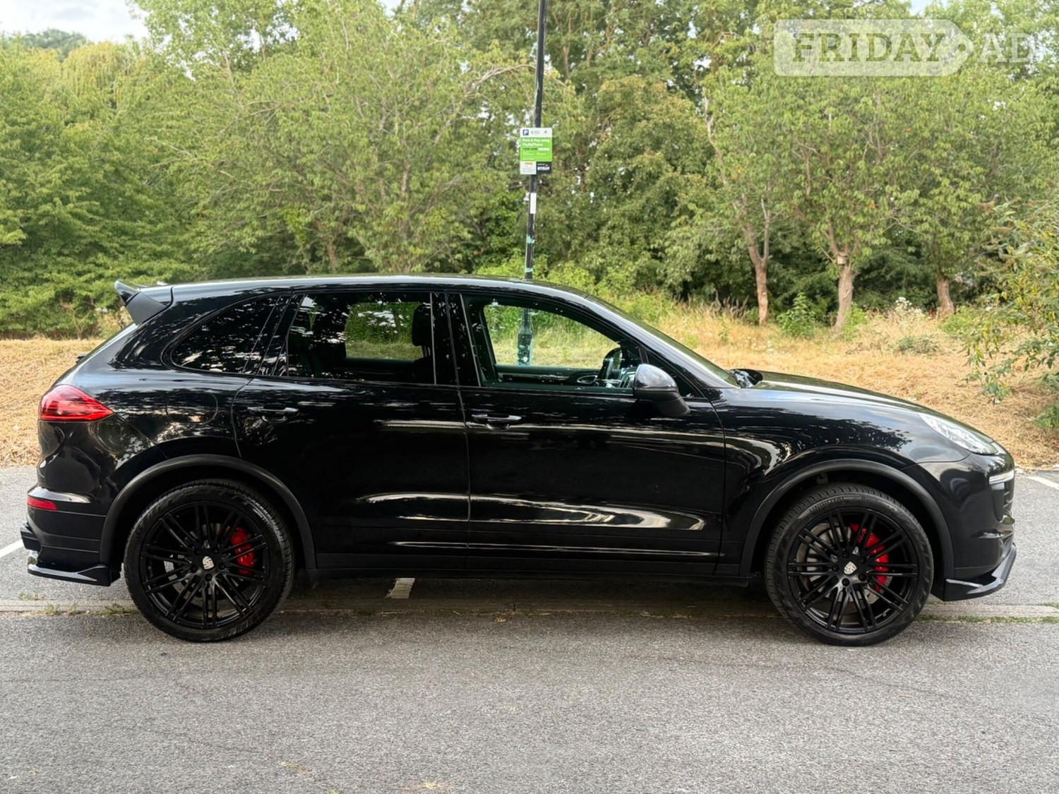 [ berth ]Porsche Cayenne