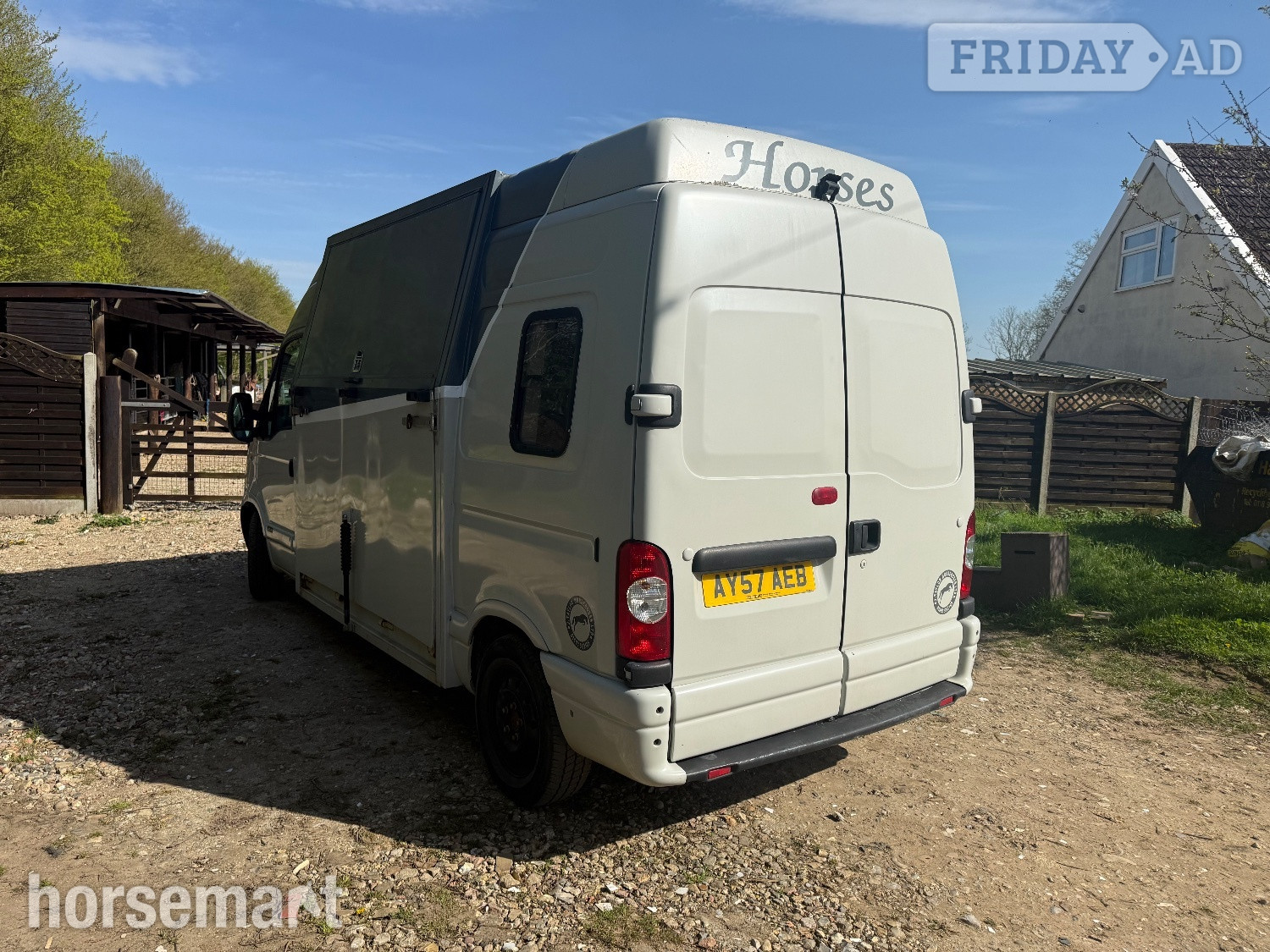 JTH  Renault Horsebox - Trailers & Horseboxes in Wendling