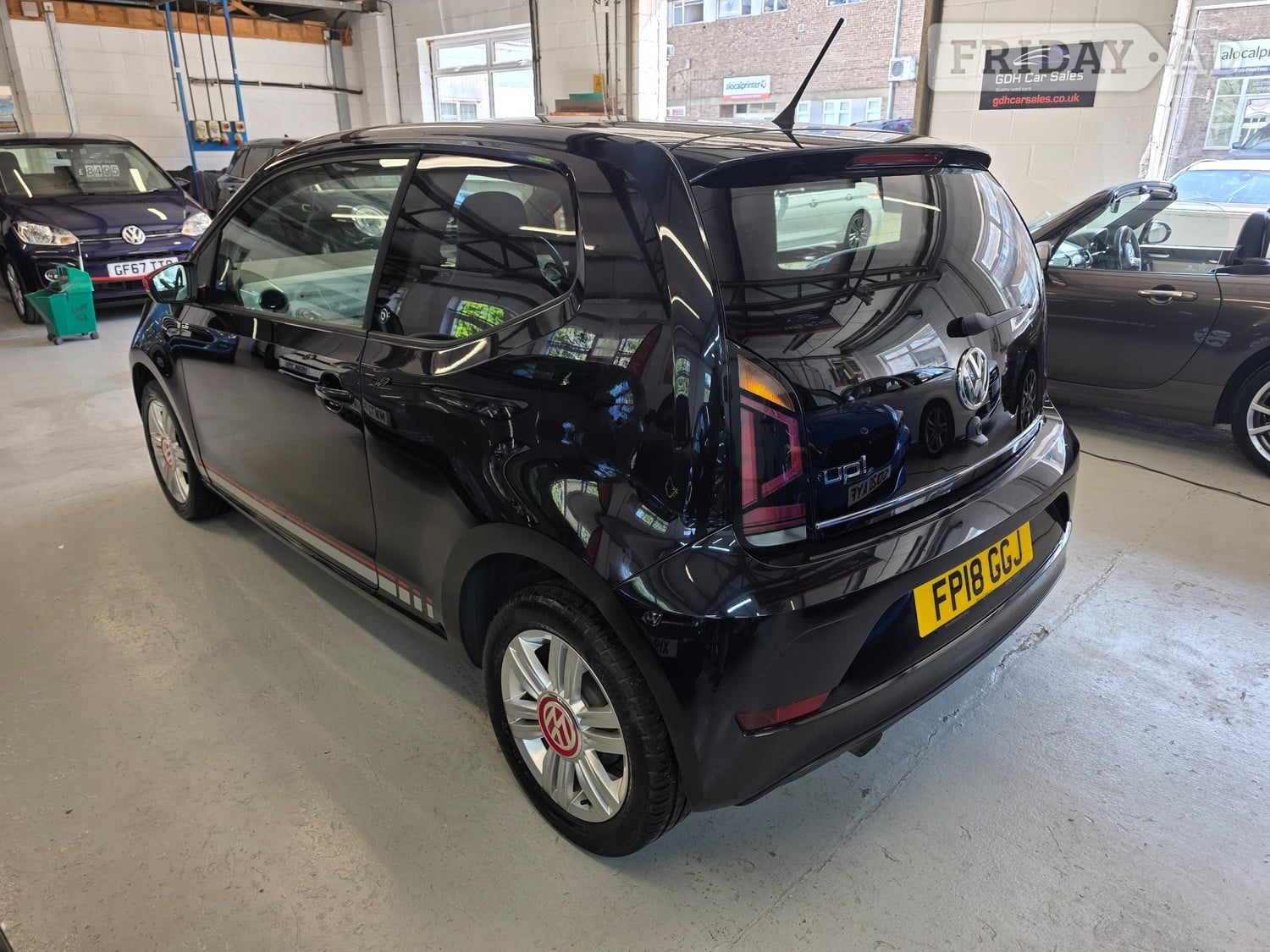 Volkswagen UP! 2018 - Cars