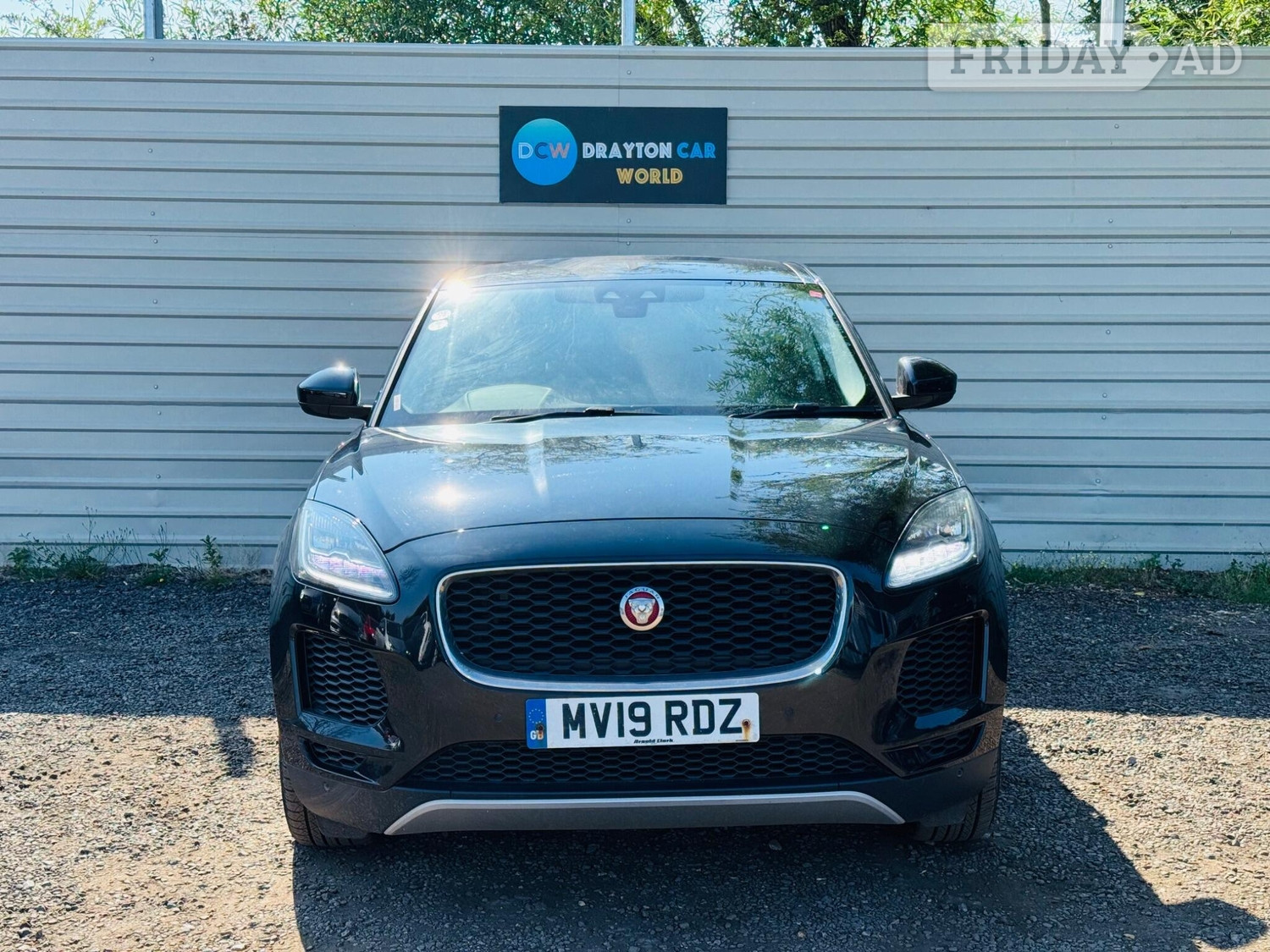 [ berth ]Jaguar E-Pace