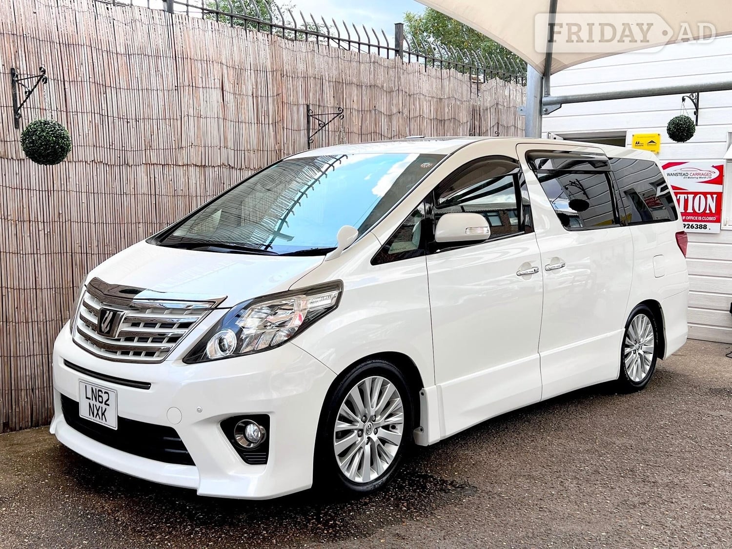 Toyota Alphard 2012 in Chingford