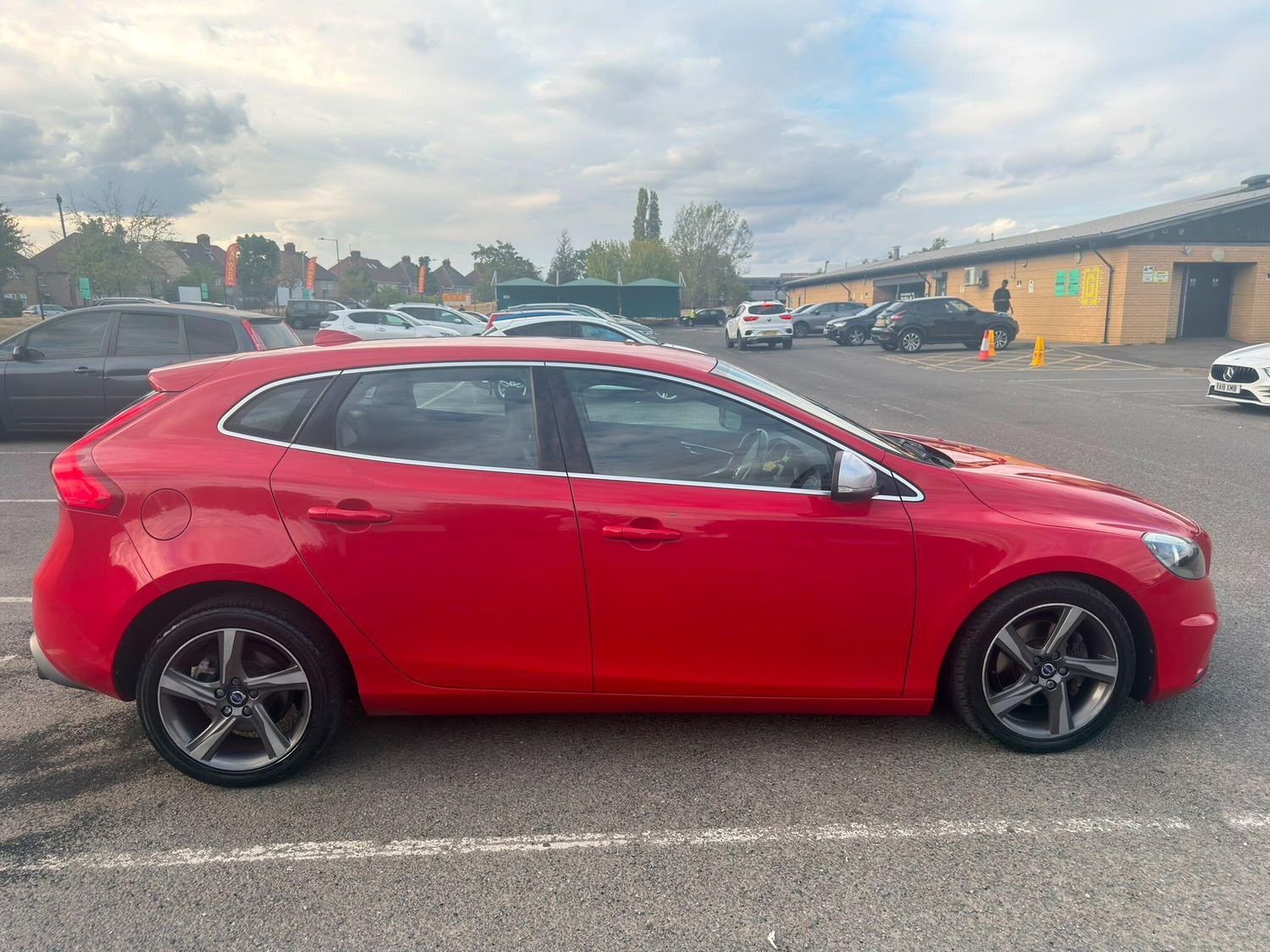 Volvo V40 2016 - Cars in Wembley