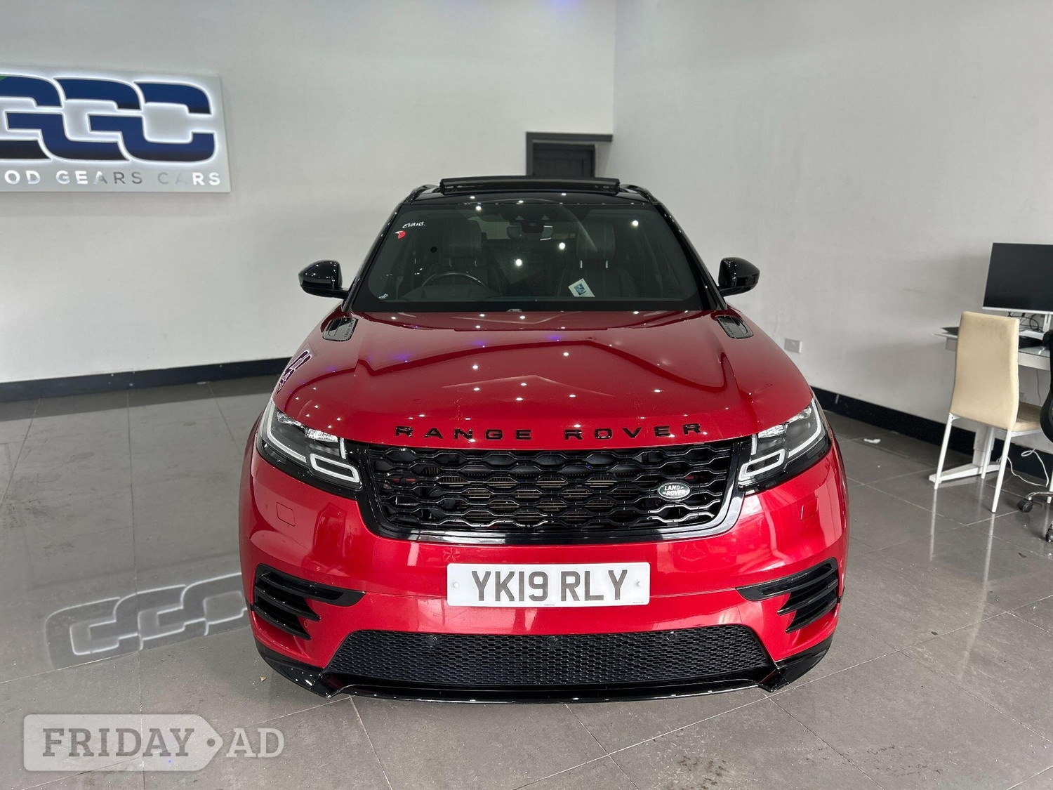 [ berth ]Land Rover Range Rover Velar