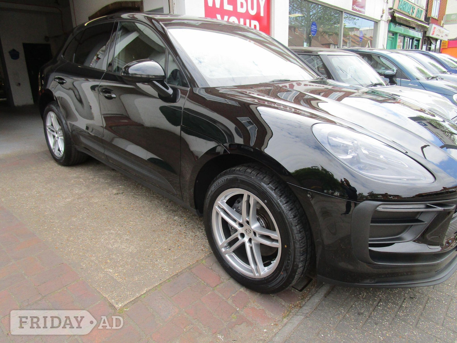 [ berth ]Porsche Macan