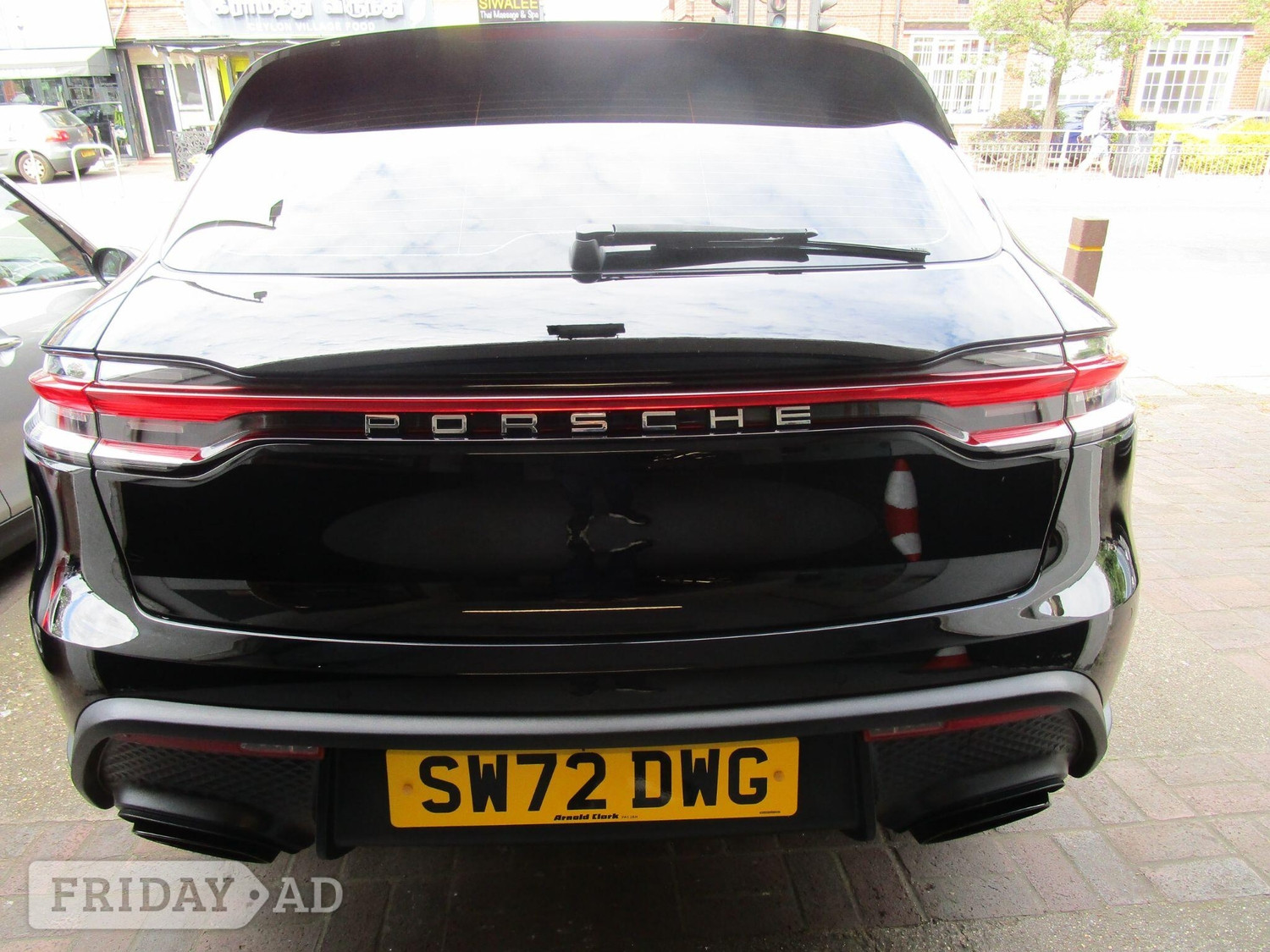 Porsche Macan 2023 - Cars
