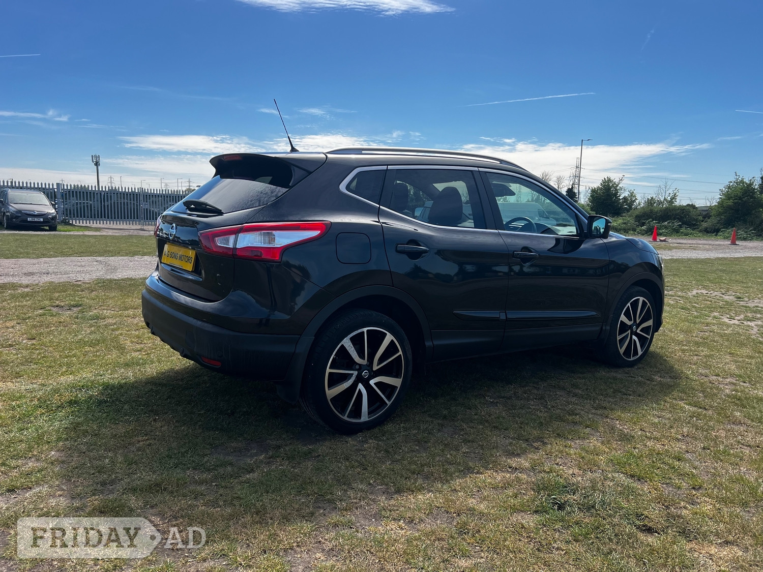 Nissan Qashqai 2016 - Cars in Havering
