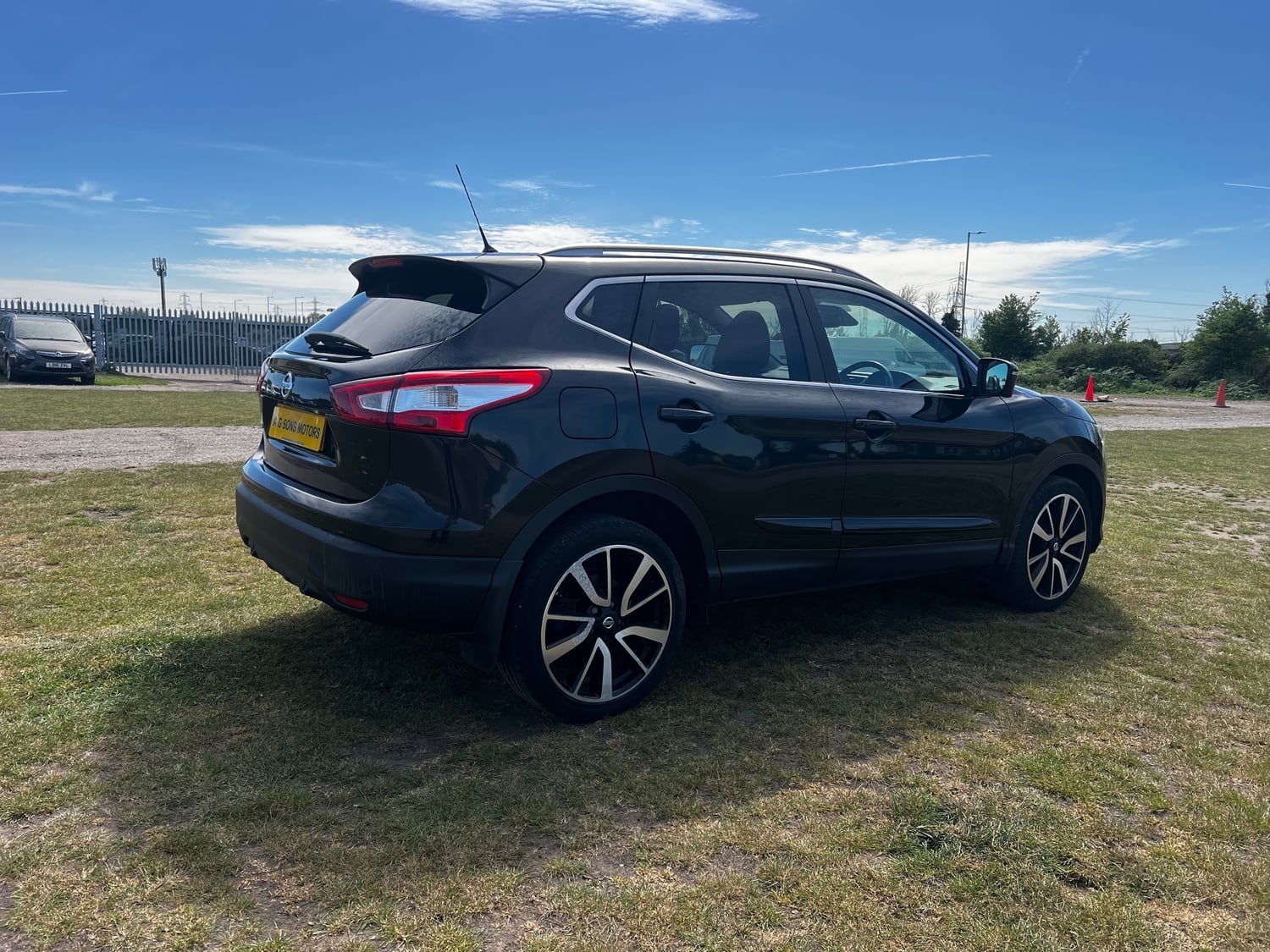 Nissan Qashqai 2016 - Cars in Havering