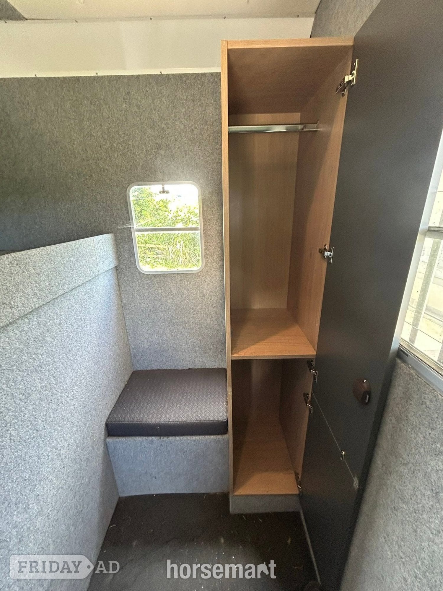 Peper Harow Trophy Twin SWB Iveco Horsebox - Trailers & Horseboxes