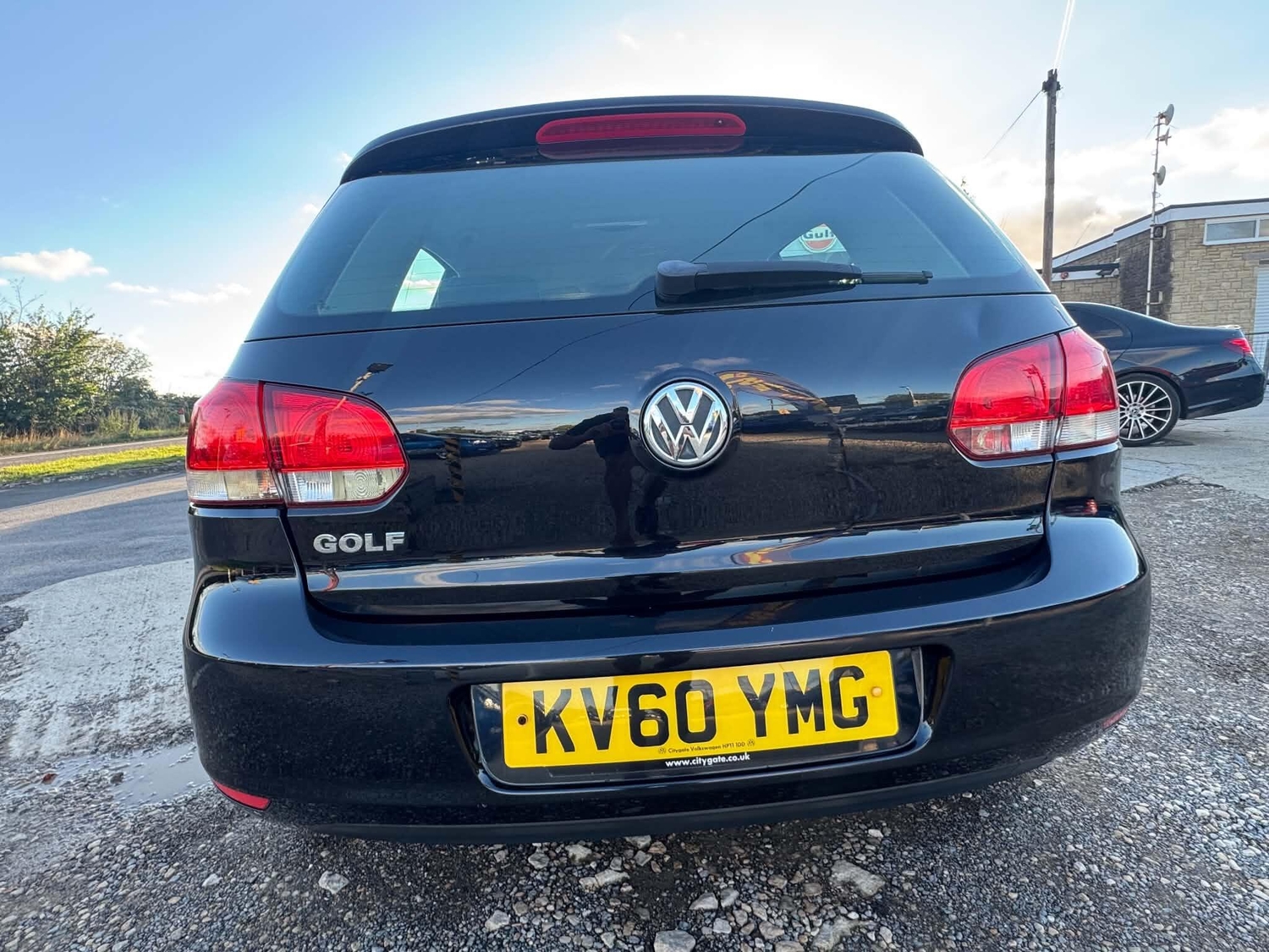 Volkswagen Golf 2010 - Cars