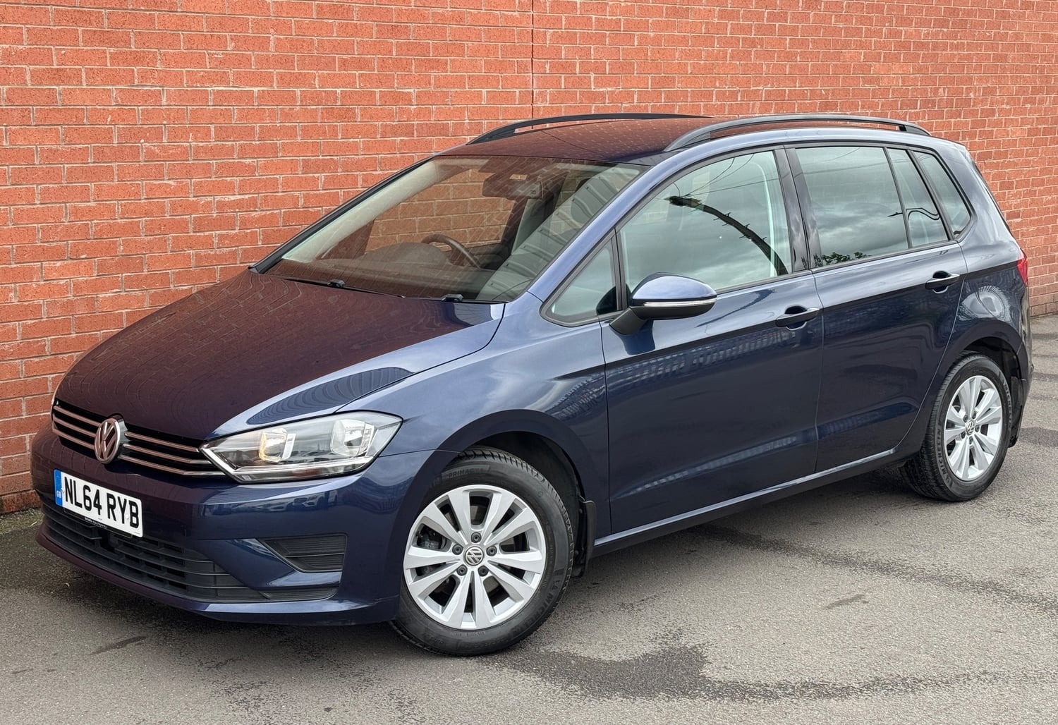 Volkswagen Golf SV 2014 - Cars
