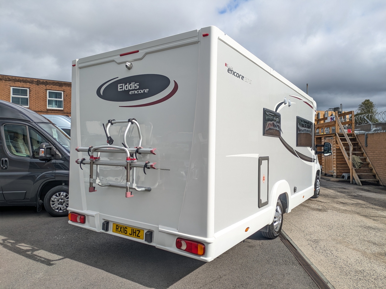 [ berth ]Elddis Encore 275