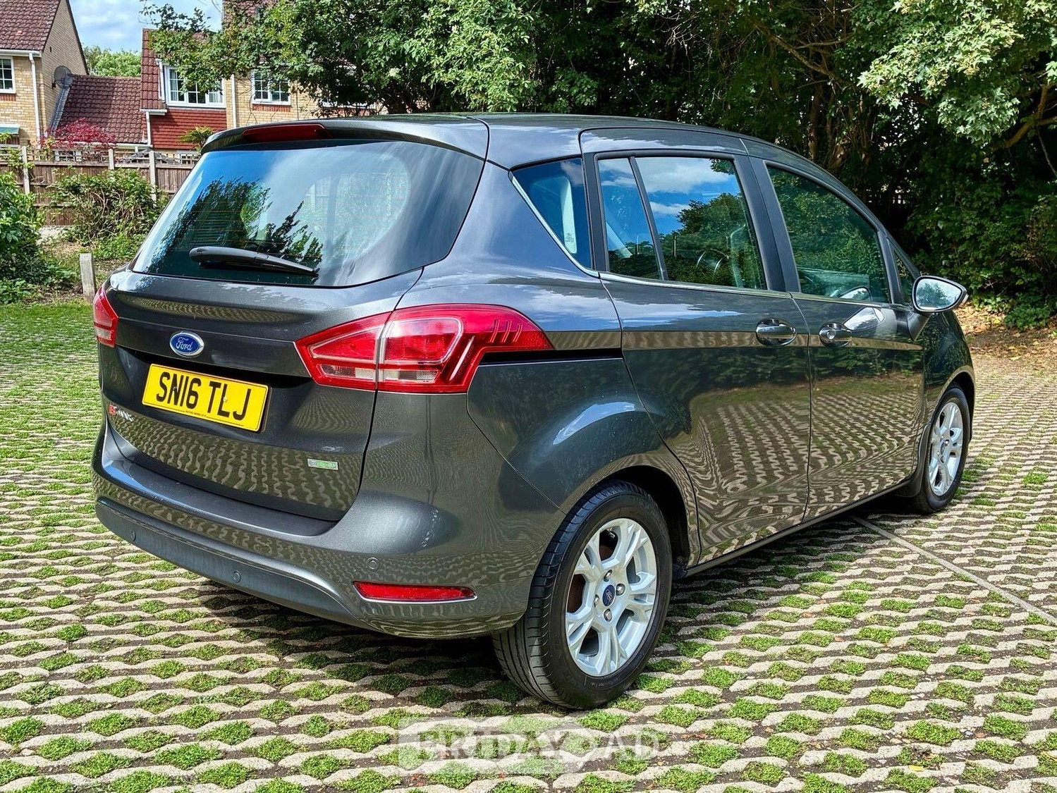 Ford B-MAX 2016 - Cars in Guildford