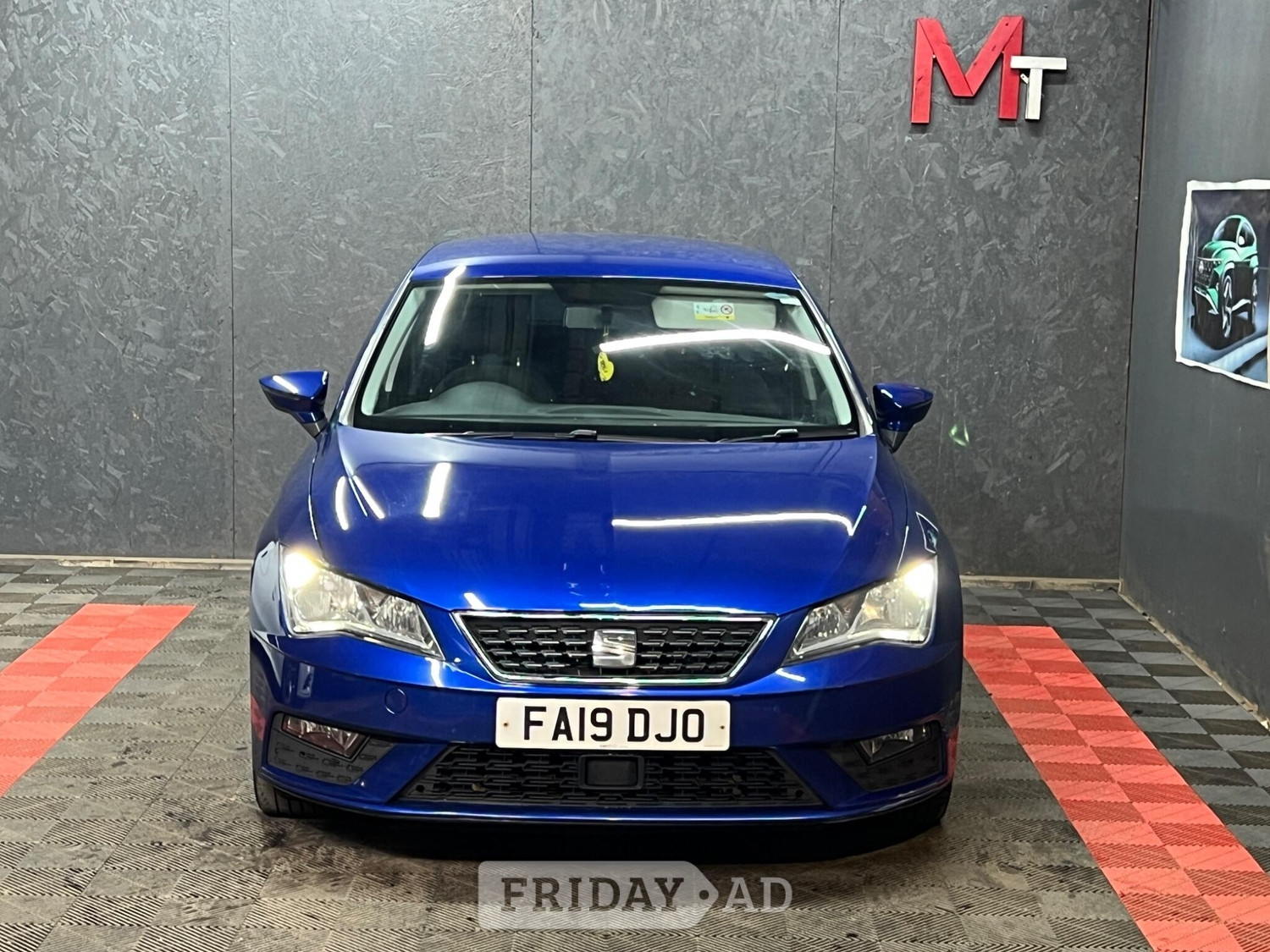[ berth ]SEAT Leon