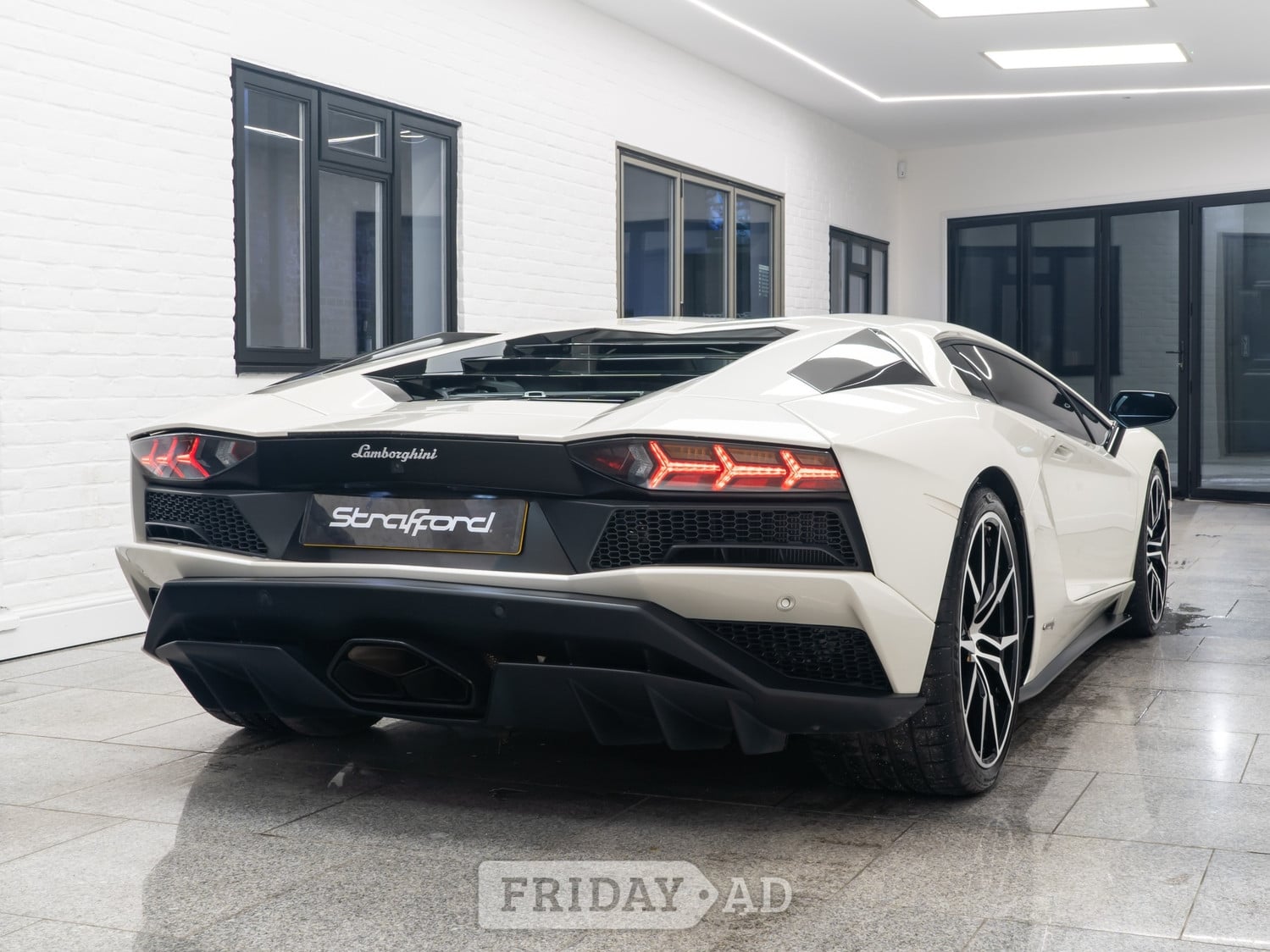 [ berth ]Lamborghini Aventador