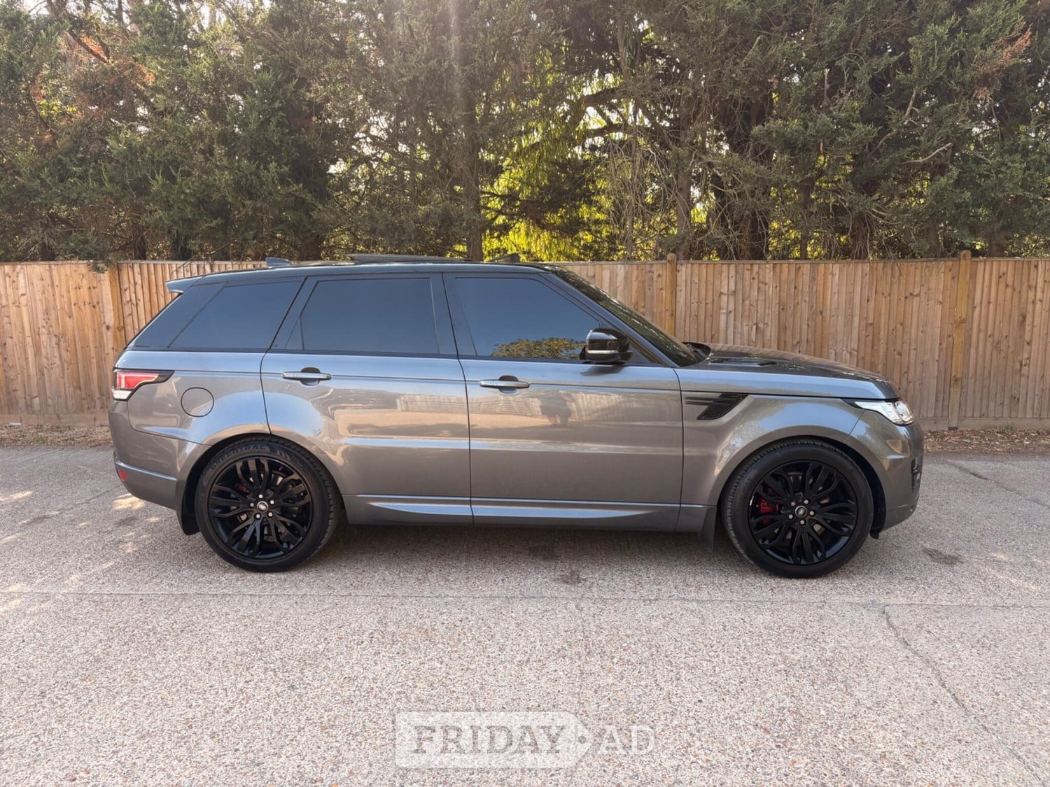 [ berth ]Land Rover Range Rover Sport