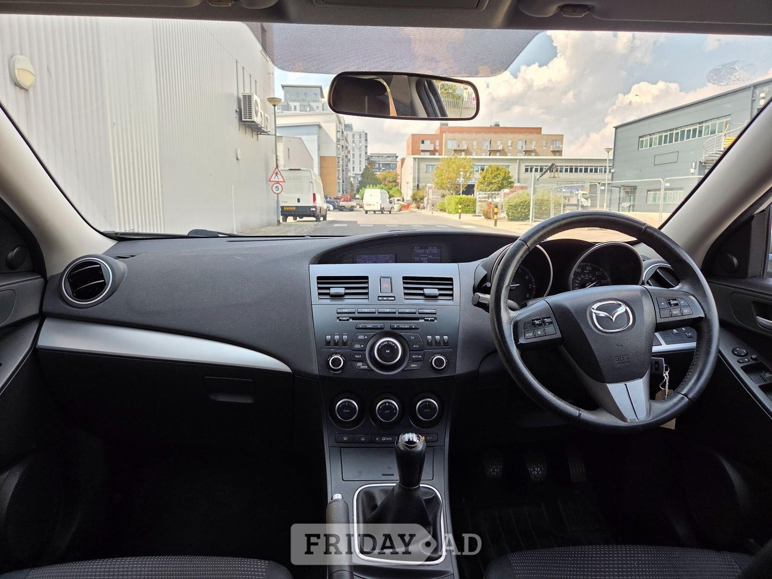 [ berth ]Mazda 3