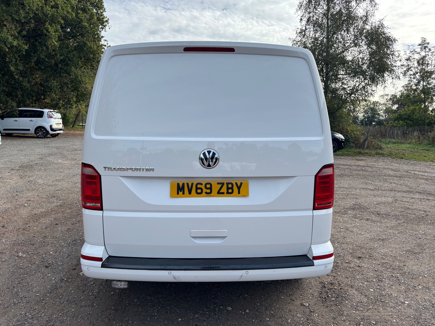 Volkswagen Transporter 2019 - Vans & Commercial Vehicles in Dorking