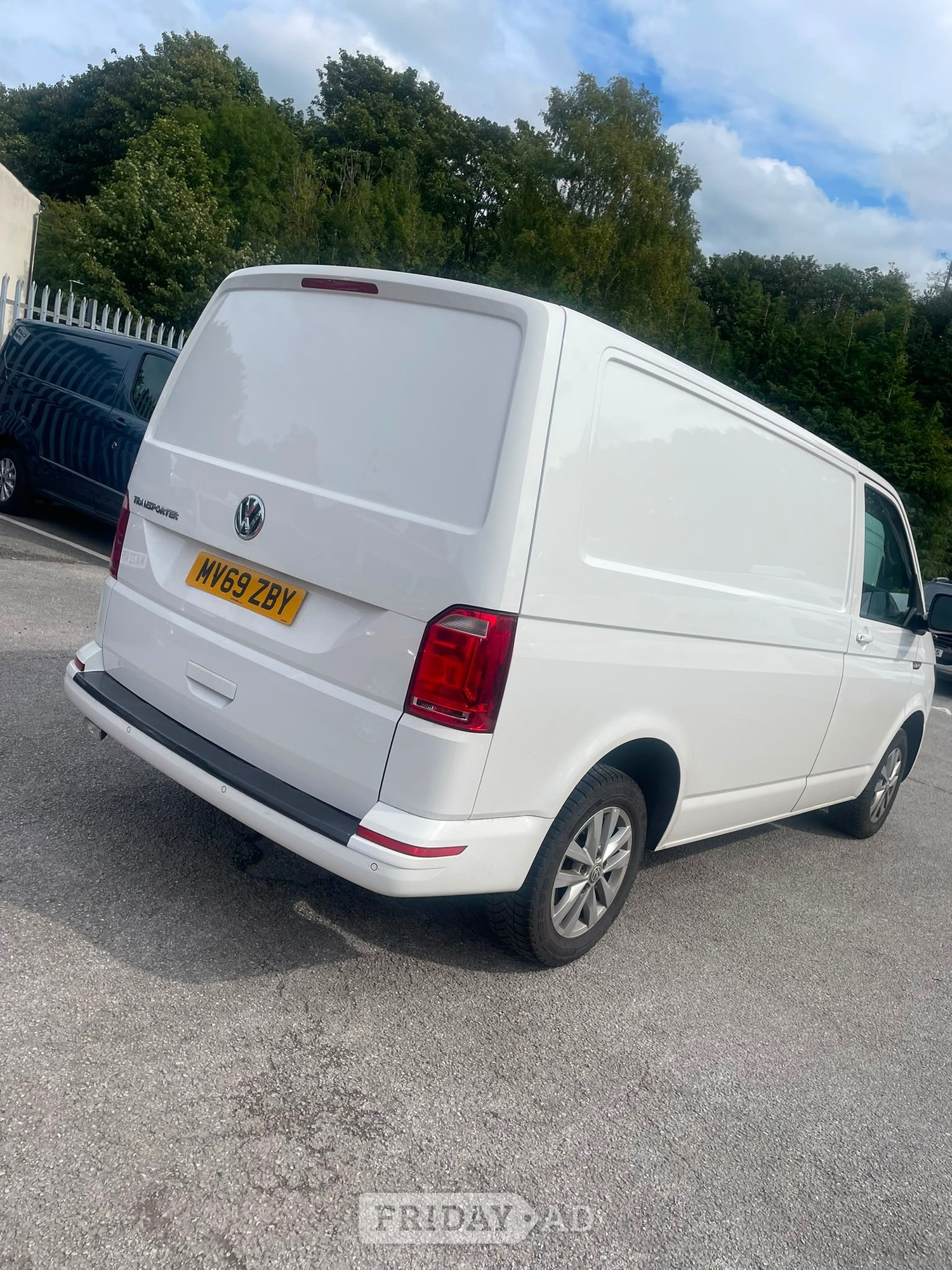 Volkswagen Transporter 2019 - Vans & Commercial Vehicles in Dorking