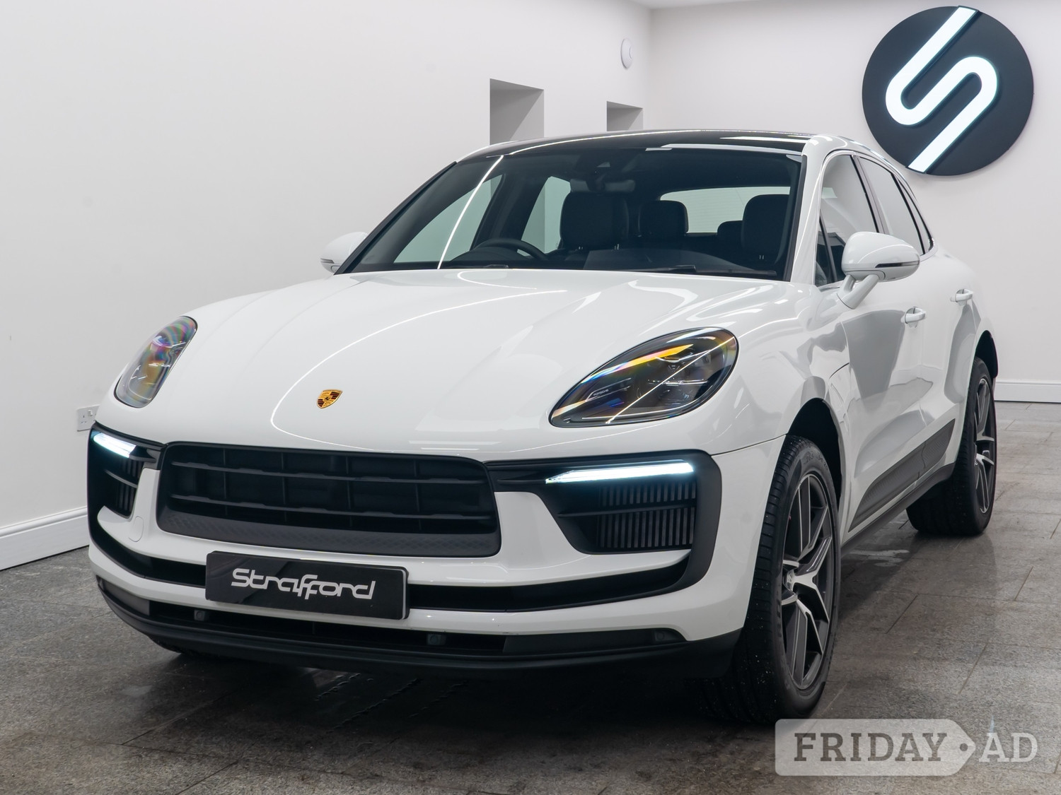 Porsche Macan 2024 in Brighton