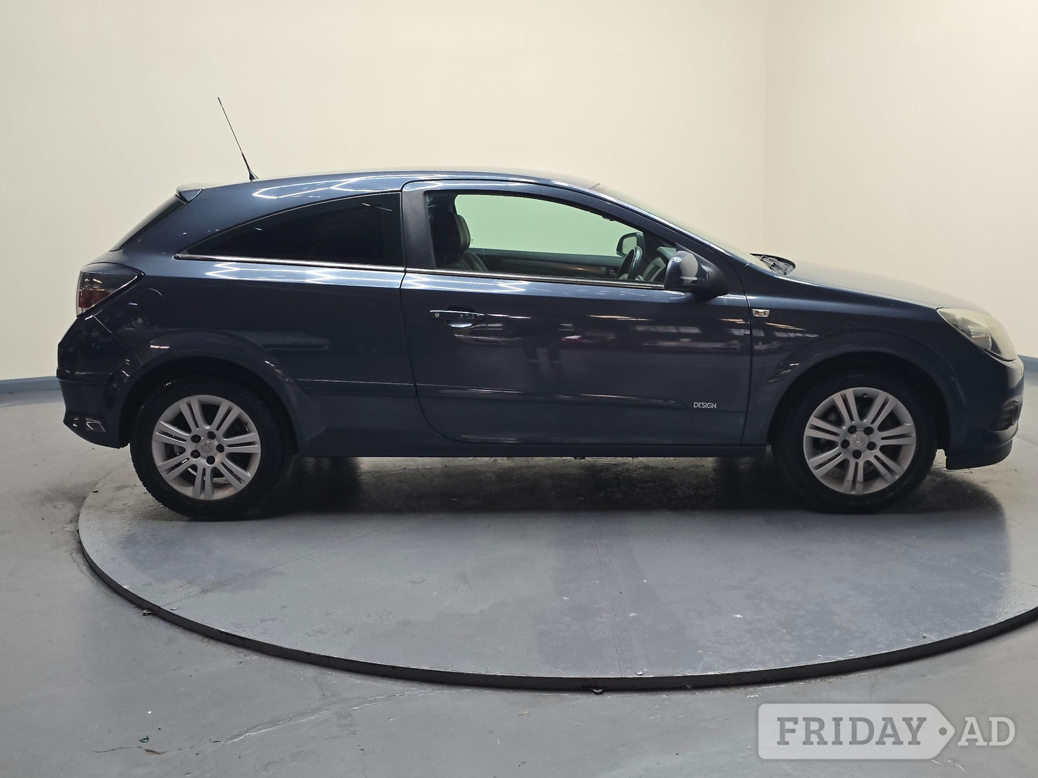 [ berth ]Vauxhall Astra
