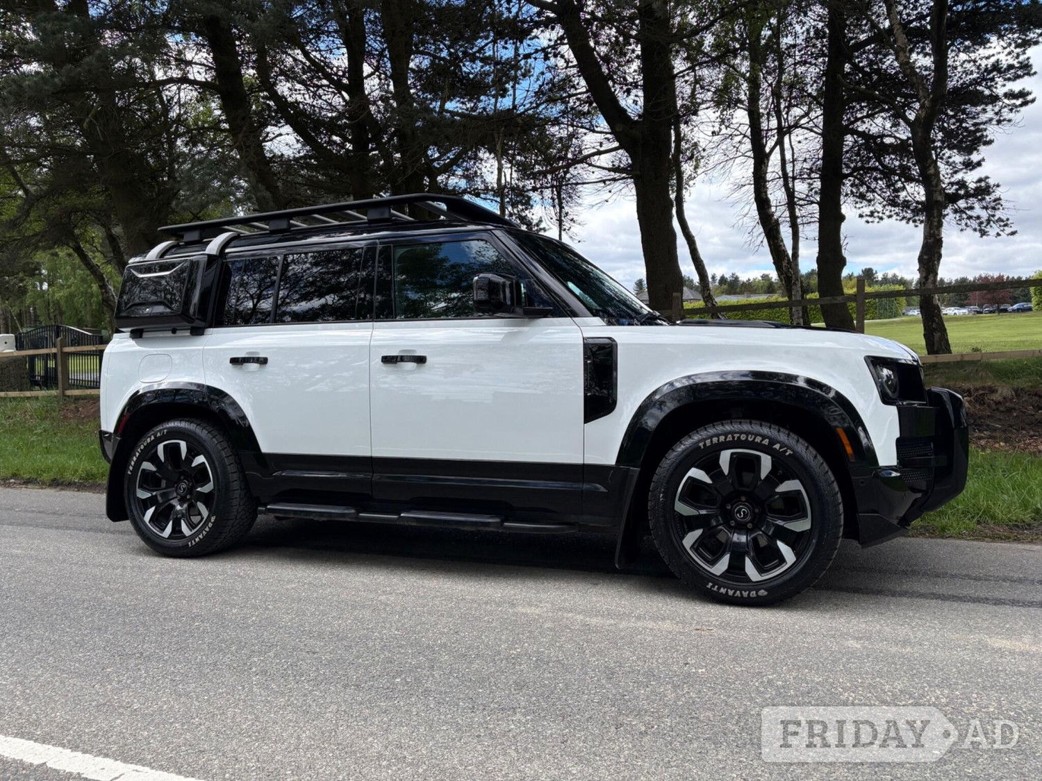 [ berth ]Land Rover Defender 110