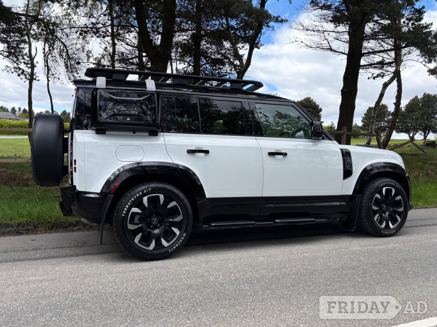 Land Rover Defender 110 2021 - Cars