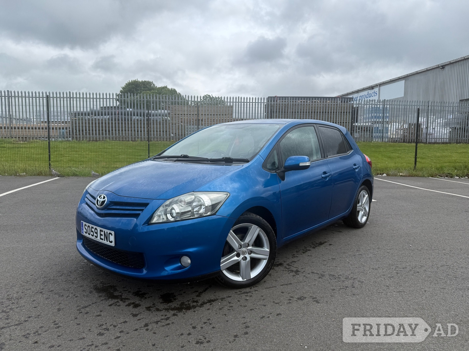 Toyota Auris 2010 in Livingston
