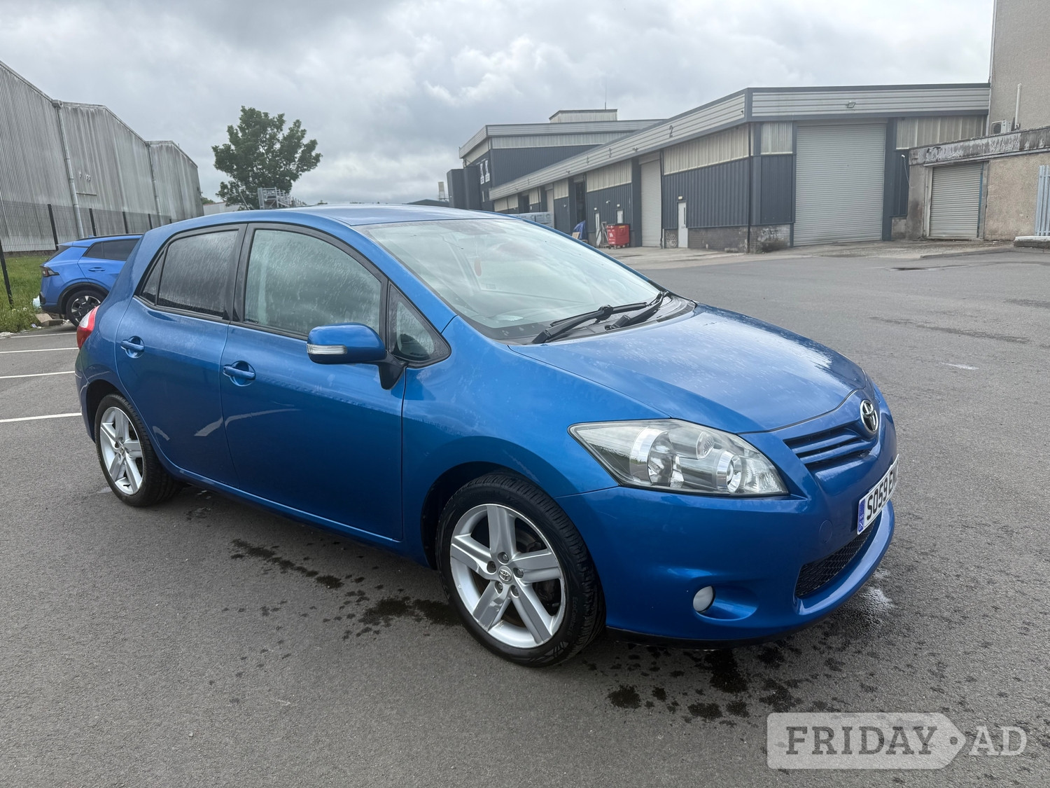 Toyota Auris 2010 - Cars in Livingston