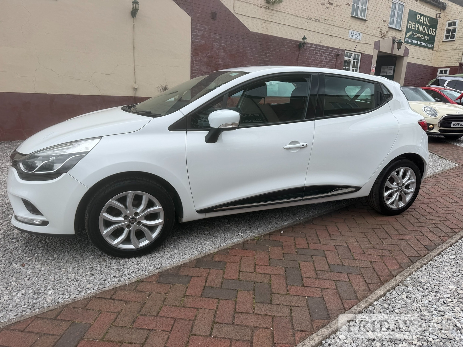 Renault Clio 2017 - Cars