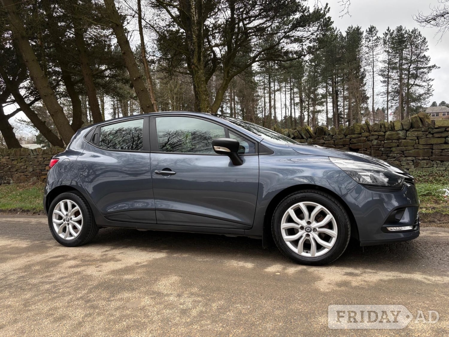 [ berth ]Renault Clio
