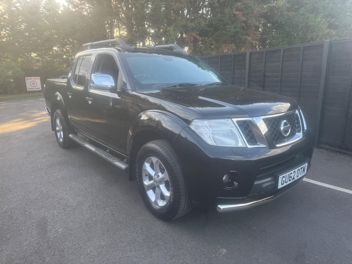 Nissan Navara 2012 in Addlestone