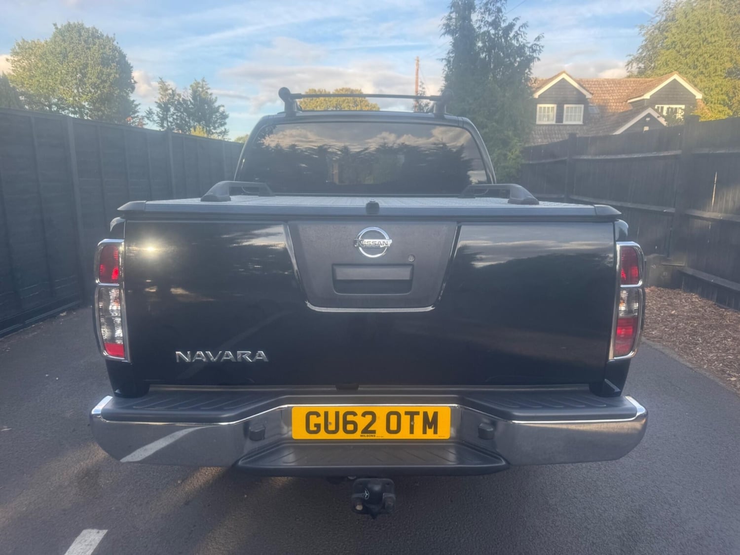 Nissan Navara 2012 - Vans & Commercial Vehicles in Addlestone