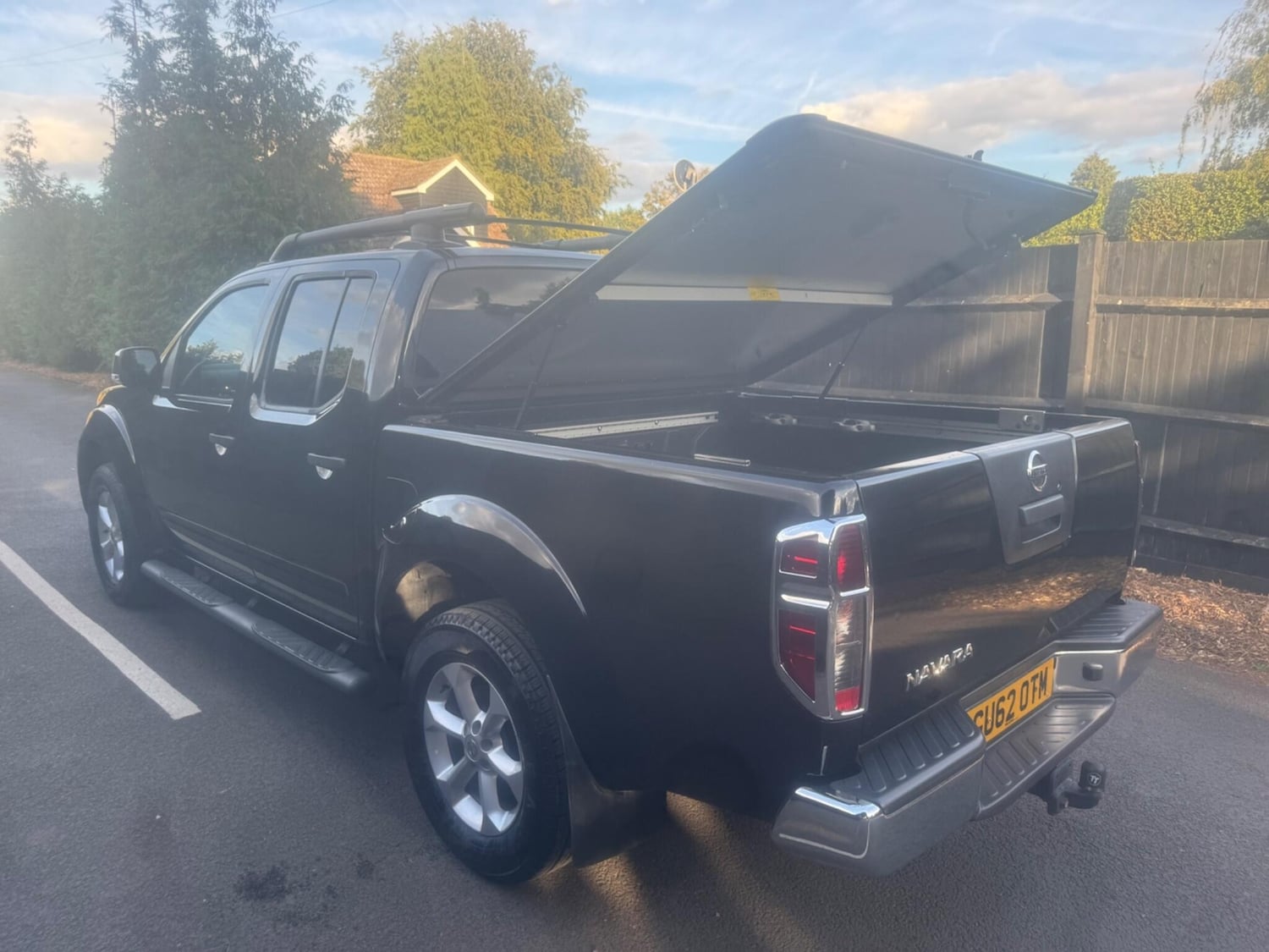 Nissan Navara 2012 - Vans & Commercial Vehicles
