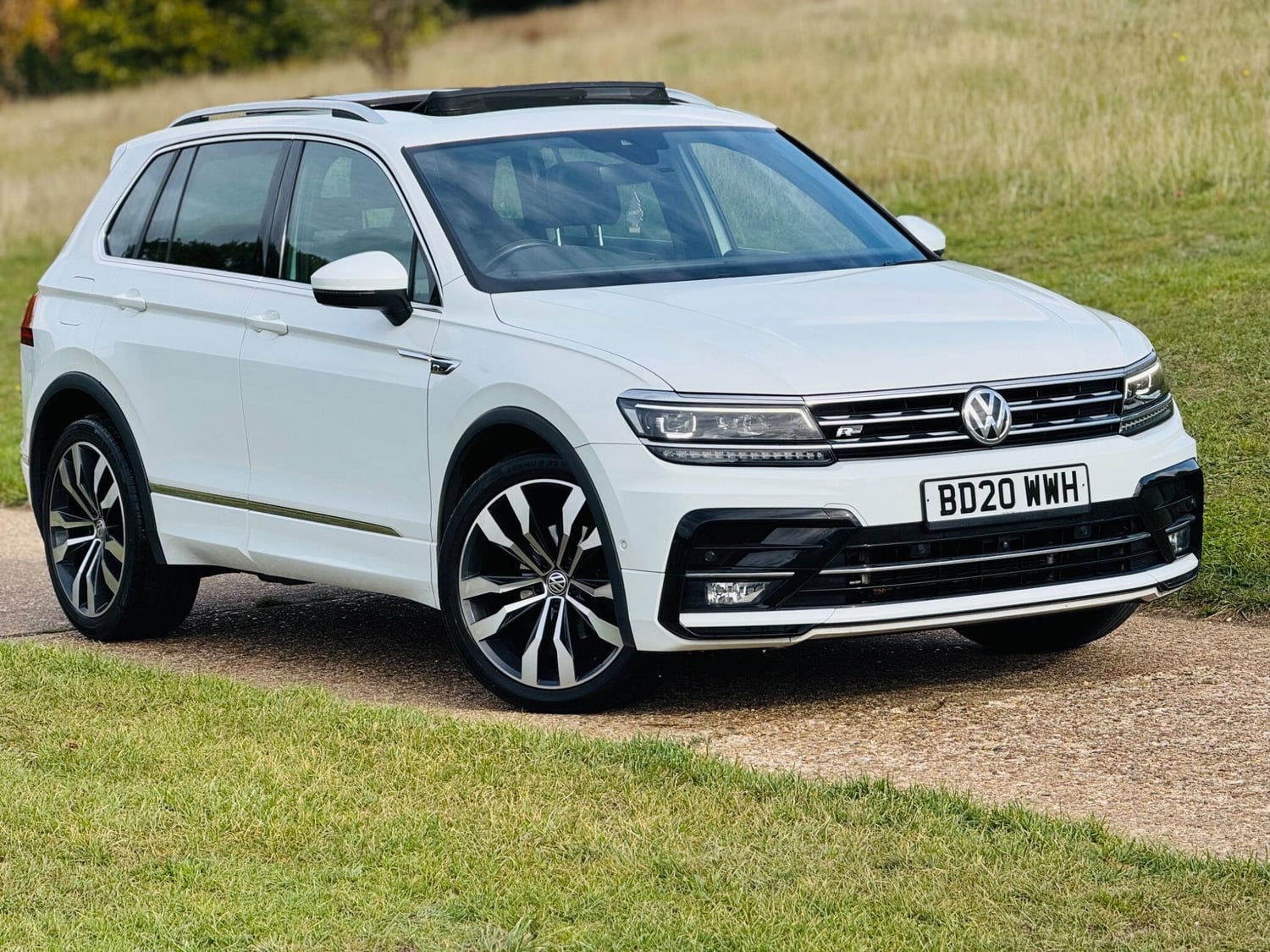 Volkswagen Tiguan 2020 - Cars