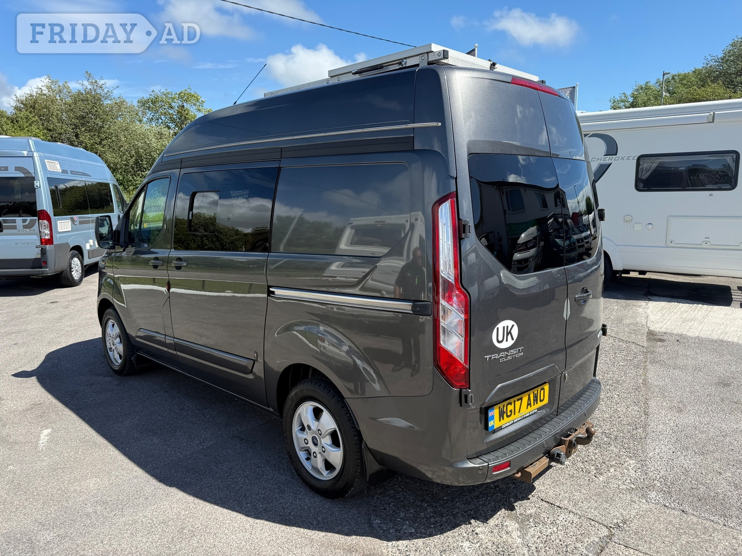 [ berth ]Ford Transit Custom