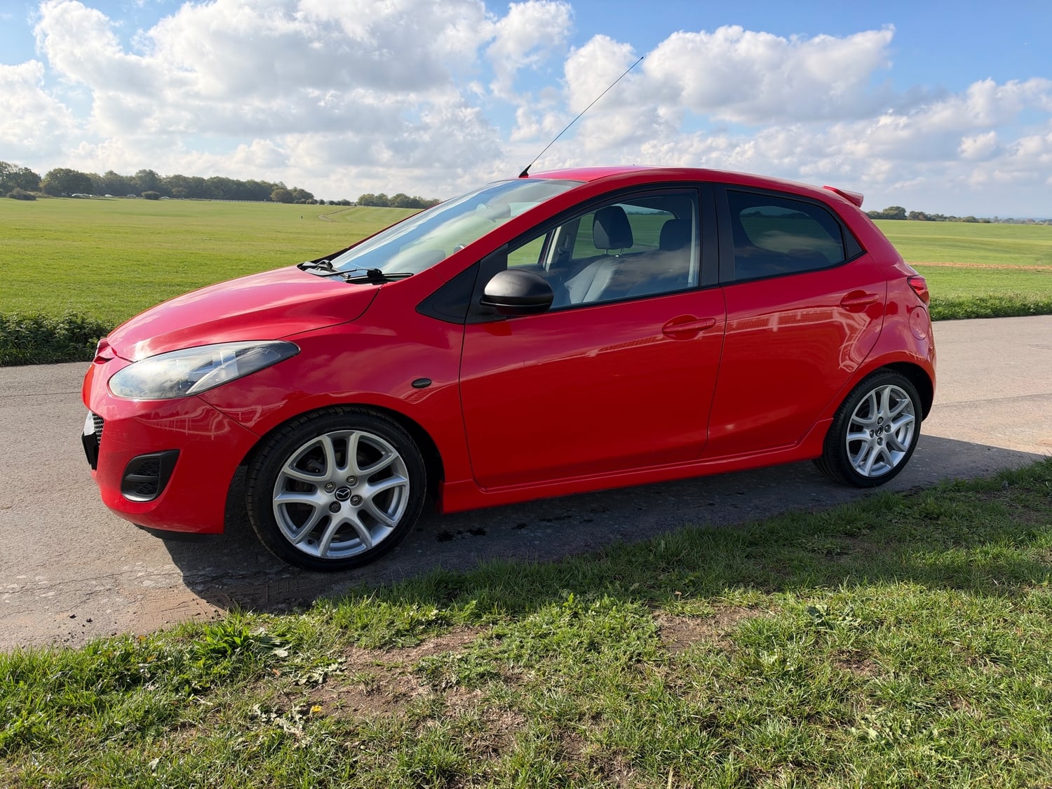 Mazda Mazda2 2014 - Cars