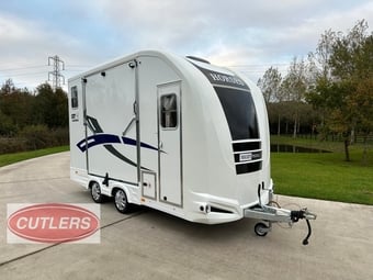 Equi-Trek Night-Treka Excel  Horse Trailer
