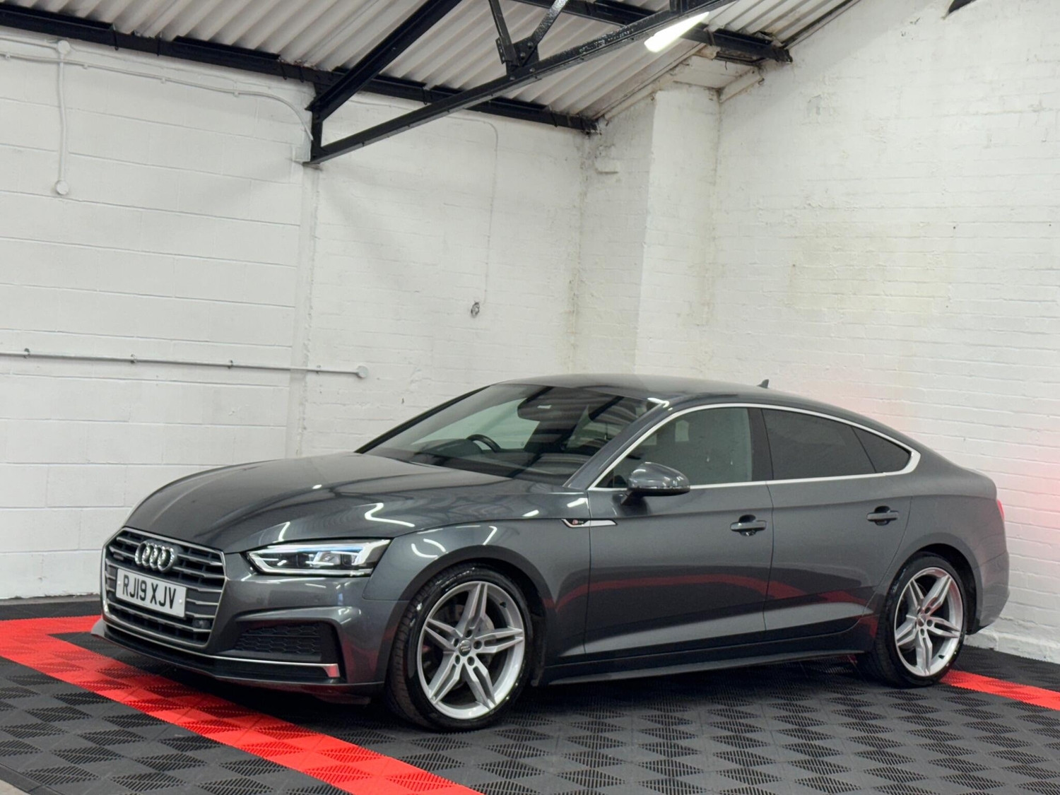 Audi A5 2019 - Cars